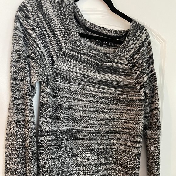 Volcom Knit Sweater Great Size 6 - Picture 2 of 4